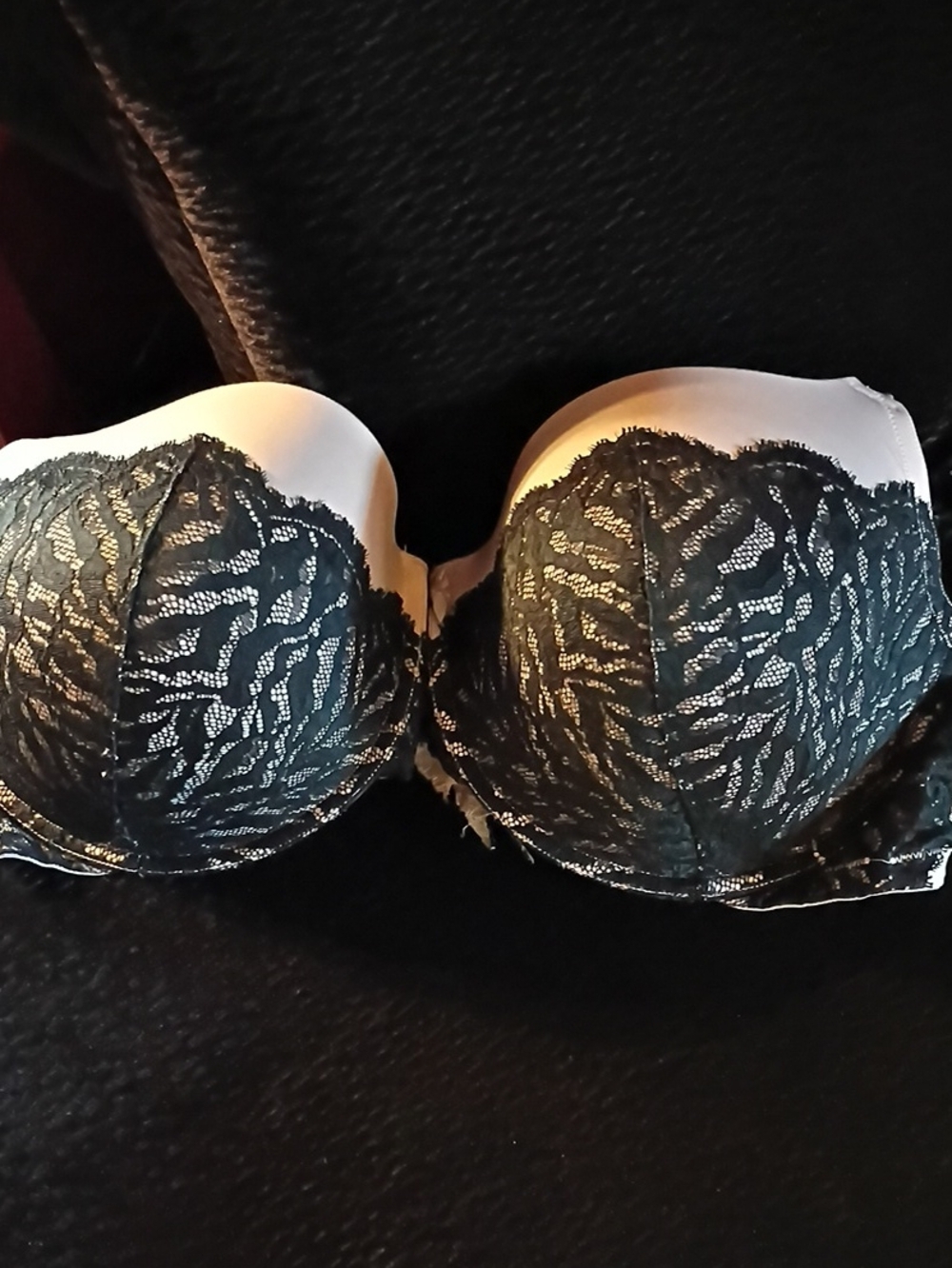 Lace-Overlay Push-Up Bra - Black/Cream